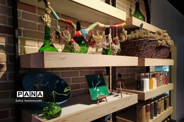 نمایشگاه صنایع‌دستی در برج میلاد تهران