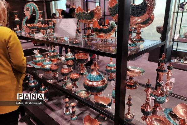 نمایشگاه صنایع‌دستی در برج میلاد تهران