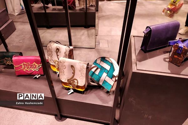نمایشگاه صنایع‌دستی در برج میلاد تهران