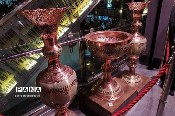 نمایشگاه صنایع‌دستی در برج میلاد تهران