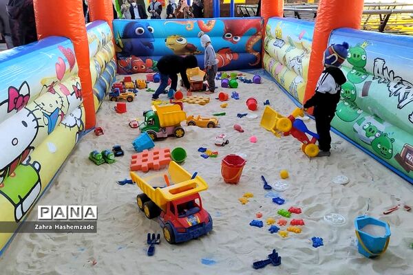 نمایشگاه صنایع‌دستی در برج میلاد تهران