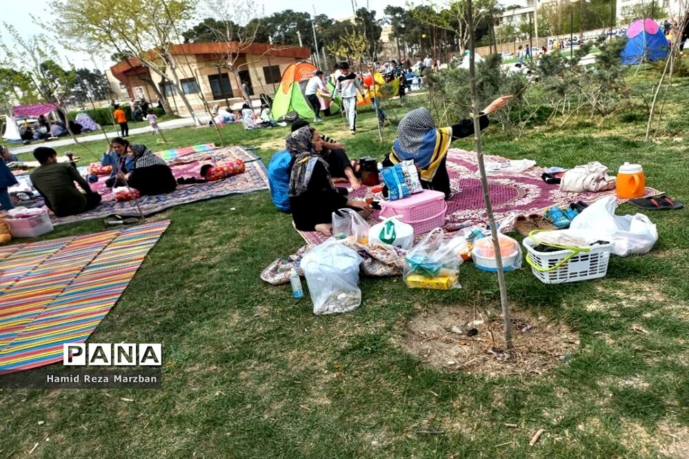 بوستان الغدیر شهرستان اسلامشهر در روز طبیعت