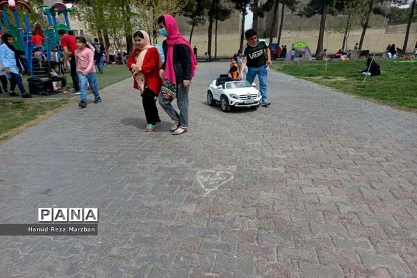 بوستان الغدیر شهرستان اسلامشهر در روز طبیعت