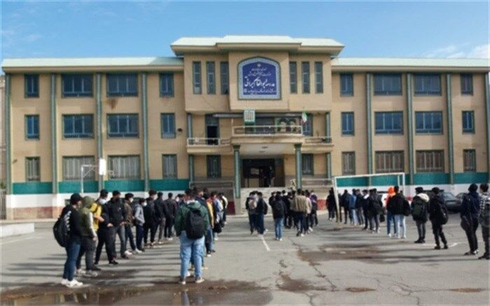 حضوری شدن مدارس دانش‌آموزان را  از کیفیت آموزش بهتر و عادلانه بهره مند می کند