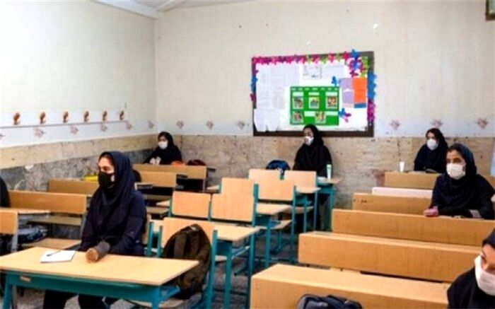 آموزش حضوری عاملی موثر در تقویت روابط اجتماعی و ارتقا کار گروهی دانش آموزان  است