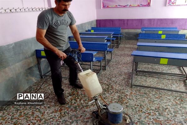 نشاط و شادمانی کادر دبستان فرهنگ دختران جهت استقبال از دانش‌آموزان