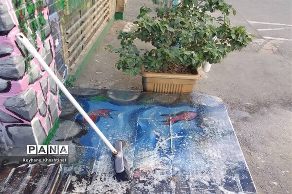 نشاط و شادمانی کادر دبستان فرهنگ دختران جهت استقبال از دانش‌آموزان