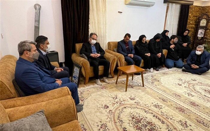 دیدار مدیرکل آموزش و پرورش گیلان با خانواده دانش‌آموز اهدا کننده عضو