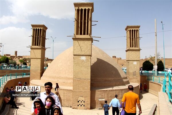 بازدید میهمانان نوروزی از آب‌انبار رستم گیو یزد