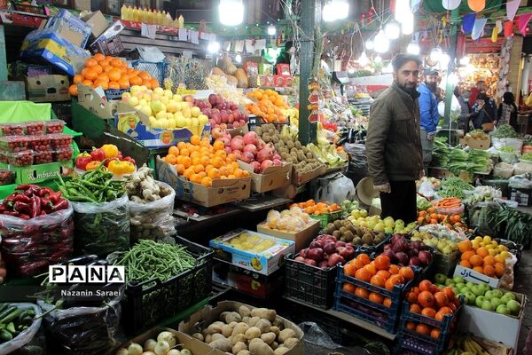 حال و هوای بازار میوه و سبزی‌جات منطقه تجریش تهران در نوروز ۱۴۰۱