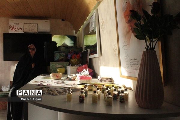 کافه گفتگوی «دختران آفتاب» در قم