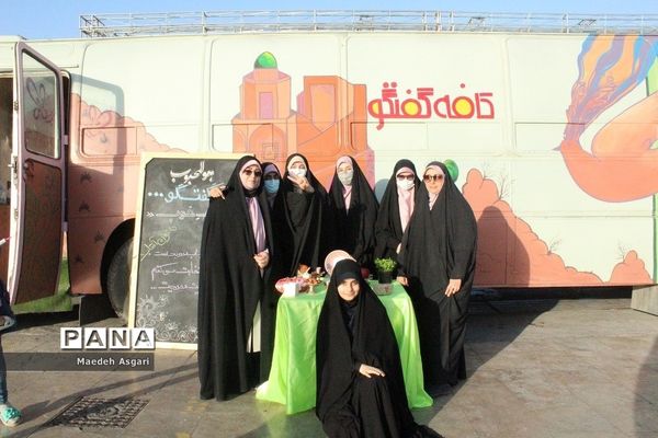 کافه گفتگوی «دختران آفتاب» در قم