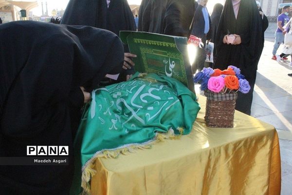 کافه گفتگوی «دختران آفتاب» در قم