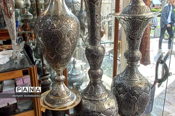 بازار صنایع‌دستی اصفهان