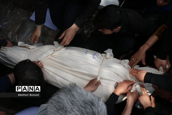 تشییع دو شهید مدافع حرم «زینبیون» در قم