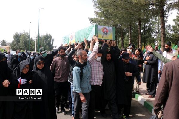 تشییع دو شهید مدافع حرم «زینبیون» در قم