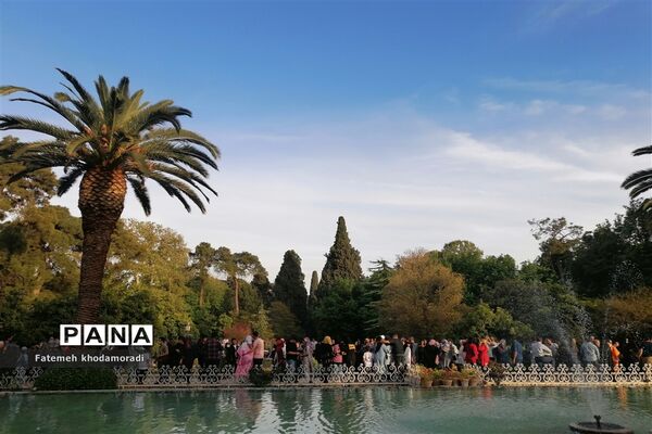 ایجاد ایستگاه‌های تذکر لسانی در اماکن توریستی شیراز