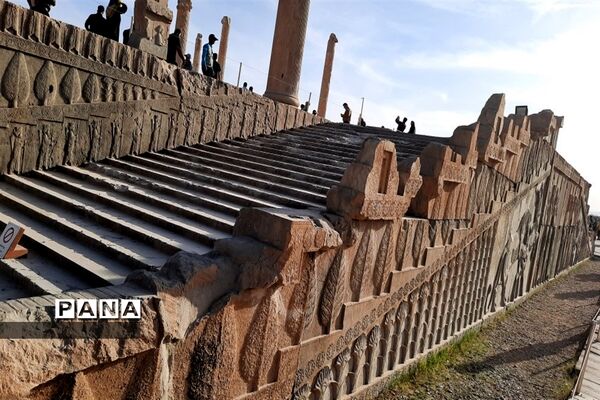 گردشگری در تخت جمشید