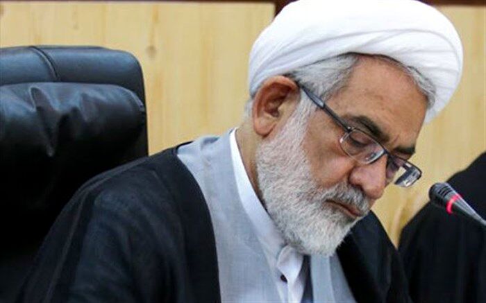 برخورد قانونی با روزه خواران در انظار عمومی