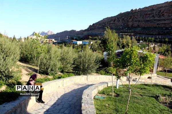دیدنی‌های باغ پرندگان قم