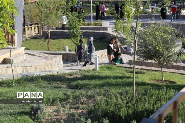دیدنی‌های باغ پرندگان قم