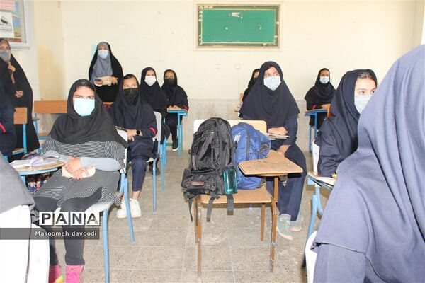 بازدید مدیر کل آموزش پرورش استان فارس از بازگشایی حضوری مدارس