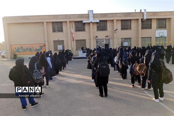 استقبال دانش‌آموزان دبیرستان سروش از بازگشایی حضوری مدارس