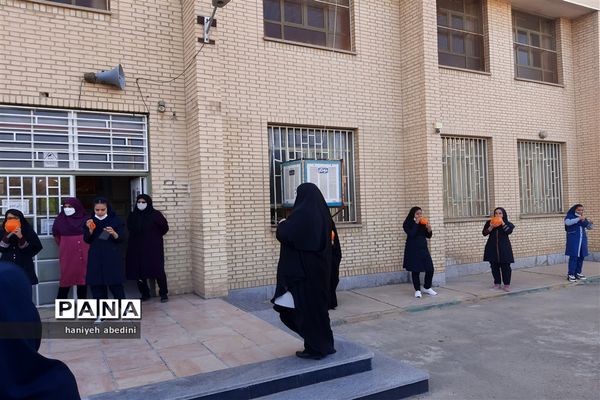 استقبال دانش‌آموزان دبیرستان سروش از بازگشایی حضوری مدارس