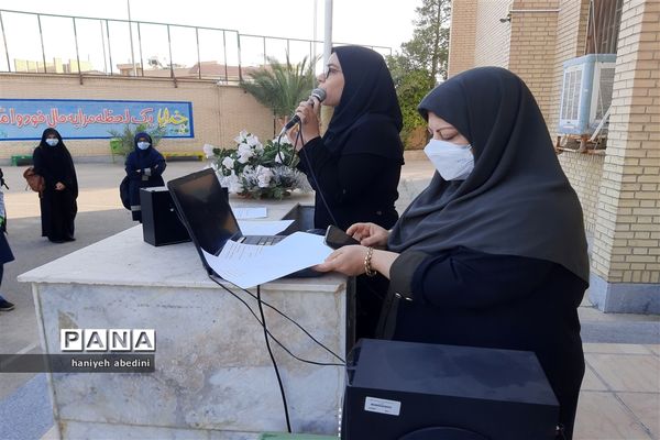 استقبال دانش‌آموزان دبیرستان سروش از بازگشایی حضوری مدارس