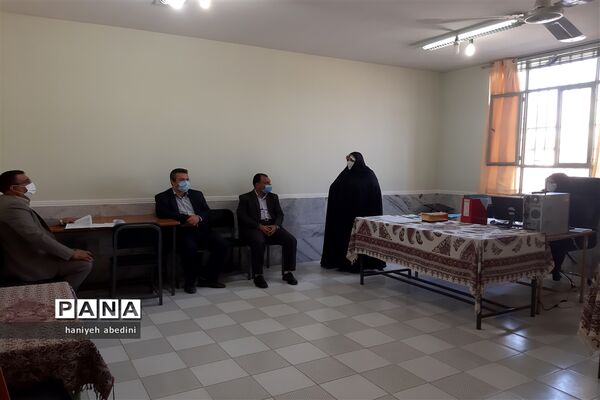 استقبال دانش‌آموزان دبیرستان سروش از بازگشایی حضوری مدارس