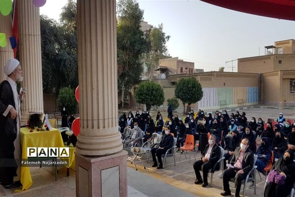 نواختن زنگ بازگشایی حضوری  مدارس در شوشتر
