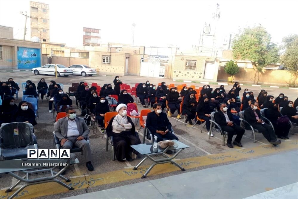 نواختن زنگ بازگشایی حضوری  مدارس در شوشتر