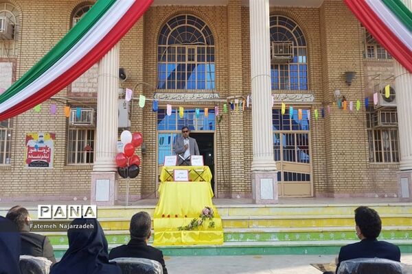 نواختن زنگ بازگشایی حضوری  مدارس در شوشتر
