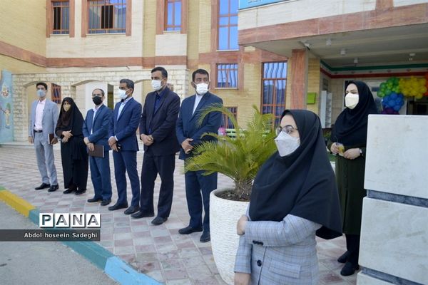 بازگشت به آموزش حضوری در دبستان شهید باهنر دوره اول و دوم شهرستان بوشهر