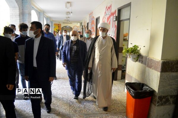 بازگشت به آموزش حضوری در دبیرستان شهید مصطفی خمینی بوشهر