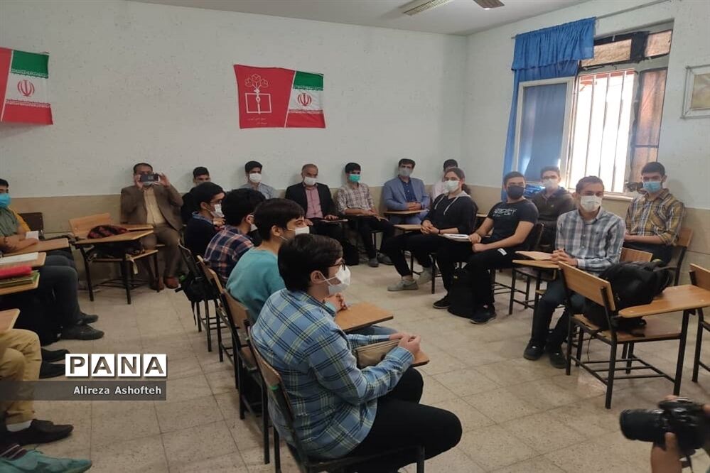 بازدید سر زده مدیرکل آموزش و پرورش از مدارس شیراز