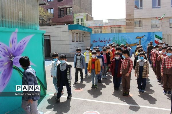 شور و شوق دانش آموزان دراولین روز حضوری شدن مدارس