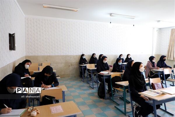 شور و شوق دانش‌آموزان کرمانشاهی در اولین روز آموزش حضوری
