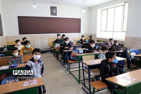 شور و شوق دانش‌آموزان کرمانشاهی در اولین روز آموزش حضوری