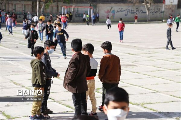 شور و شوق دانش‌آموزان کرمانشاهی در اولین روز آموزش حضوری