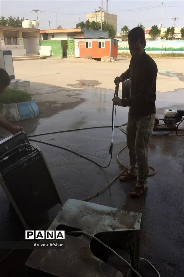 اجرای پویش  «بوی ماه مدرسه» در مدارس مناطق  کم‌برخوردار بندرامام خمینی (ره)