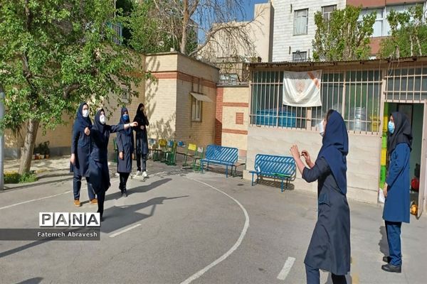 حضور دانش‌آموزان در مدرسه همراه با شور و نشاط اول مهر