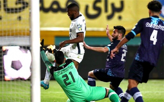 در نیم فصل دوم لیگ برتر هیچ تیم ضعیفی وجود ندارد