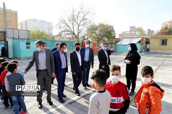 بازدید معاون تربیت‌بدنی و سلامت وزارت آموزش و پرورش از روند آموزش حضوری در استان کرمانشاه