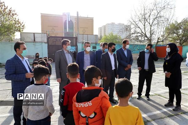 بازدید معاون تربیت‌بدنی و سلامت وزارت آموزش و پرورش از روند آموزش حضوری در استان کرمانشاه