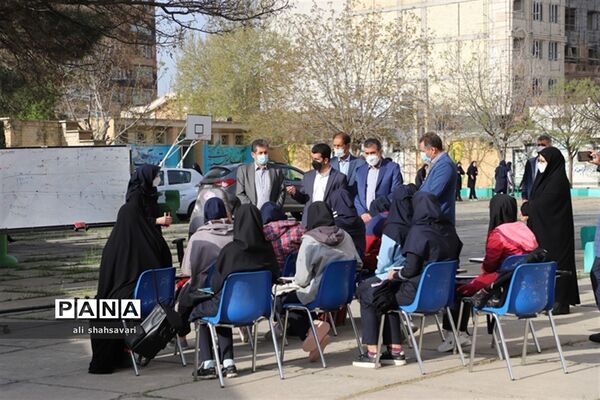 بازدید معاون تربیت‌بدنی و سلامت وزارت آموزش و پرورش از روند آموزش حضوری در استان کرمانشاه