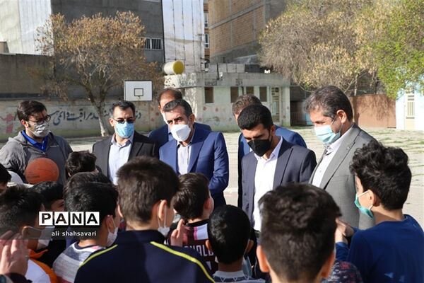 بازدید معاون تربیت‌بدنی و سلامت وزارت آموزش و پرورش از روند آموزش حضوری در استان کرمانشاه