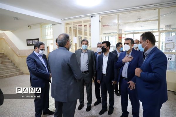 بازدید معاون تربیت‌بدنی و سلامت وزارت آموزش و پرورش از روند آموزش حضوری در استان کرمانشاه