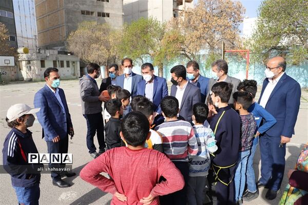 بازدید معاون تربیت‌بدنی و سلامت وزارت آموزش و پرورش از روند آموزش حضوری در استان کرمانشاه