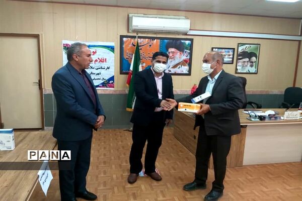 توزیع اقلام بهداشتی به مدارس کم برخوردار امیدیه